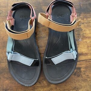 Teva hurricane xlt